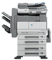 bizhub350にオプションのDF-605、PC-202、FS-508、OT-601を装着した写真。